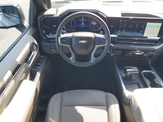 Chevrolet Silverado 1500 Ltz Four Wheel Drive Crew Cab - Thumbnail 17