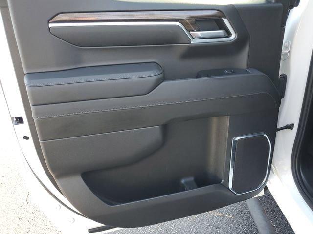 Chevrolet Silverado 1500 Rst Rear Wheel Drive Crew Cab - Thumbnail 14