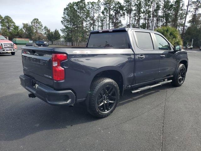 Chevrolet Silverado 1500 Custom Four Wheel Drive Crew Cab - Thumbnail 7