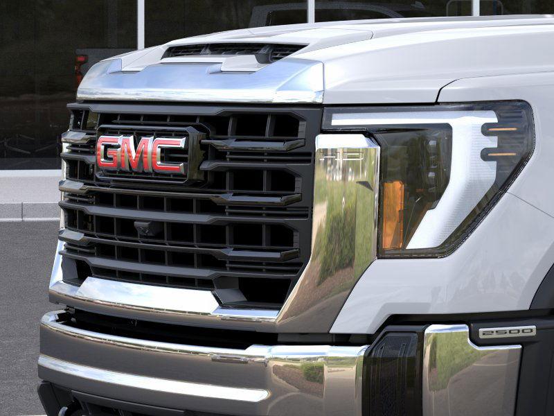 Gmc Sierra 2500 Hd Pro Four Wheel Drive Regular Cab - Thumbnail 13