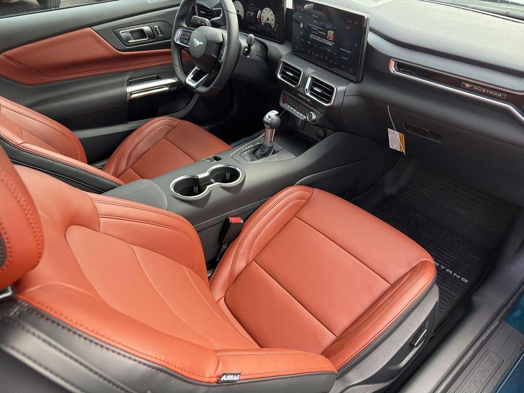 Ford Mustang Ecoboost® Premium Fastback - Thumbnail 16