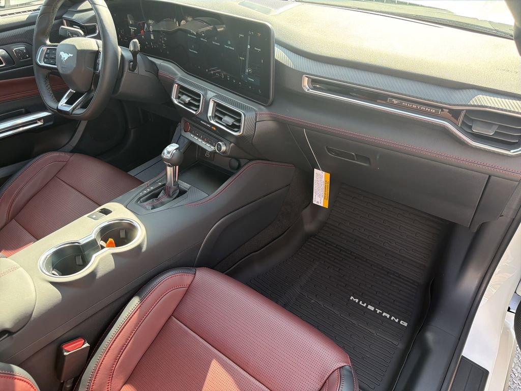 Ford Mustang Ecoboost® Premium Fastback - Thumbnail 14