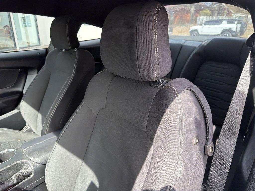 Ford Mustang Ecoboost - Thumbnail 13