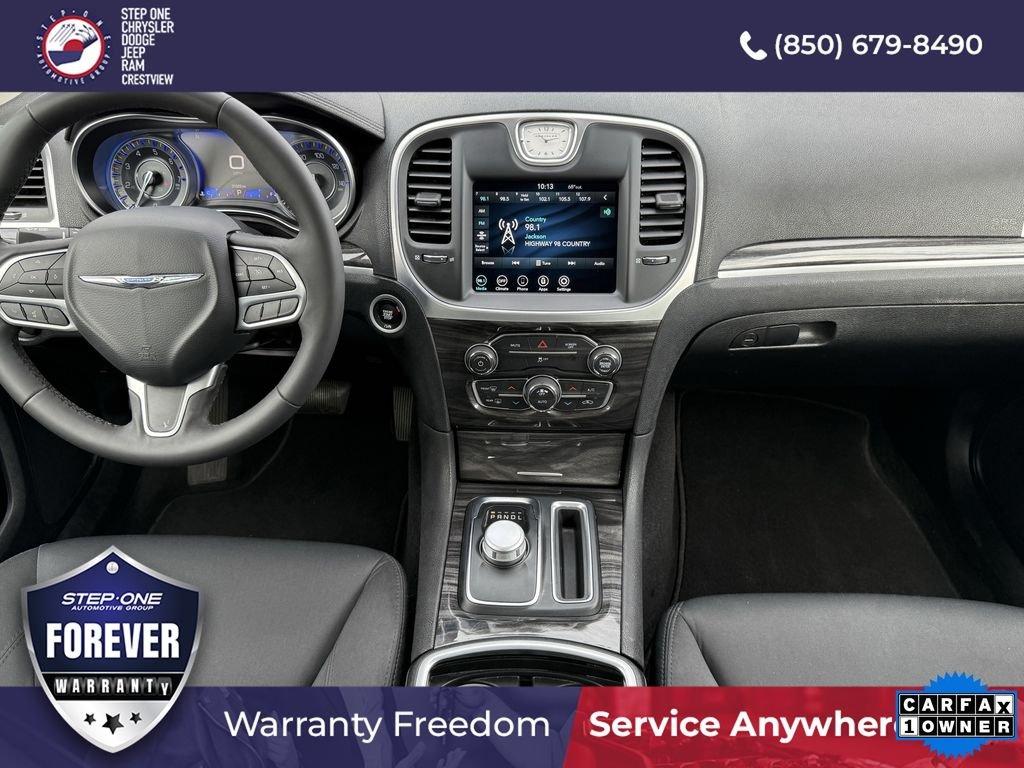 Chrysler 300 Touring - Thumbnail 17