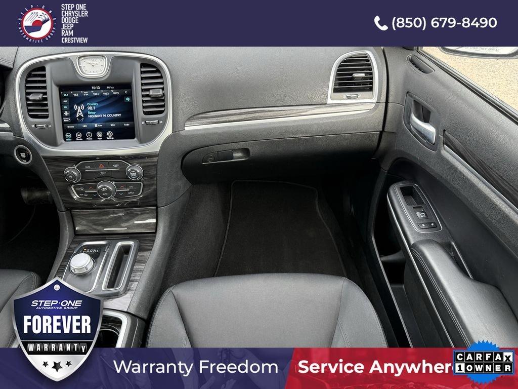 Chrysler 300 Touring - Thumbnail 18