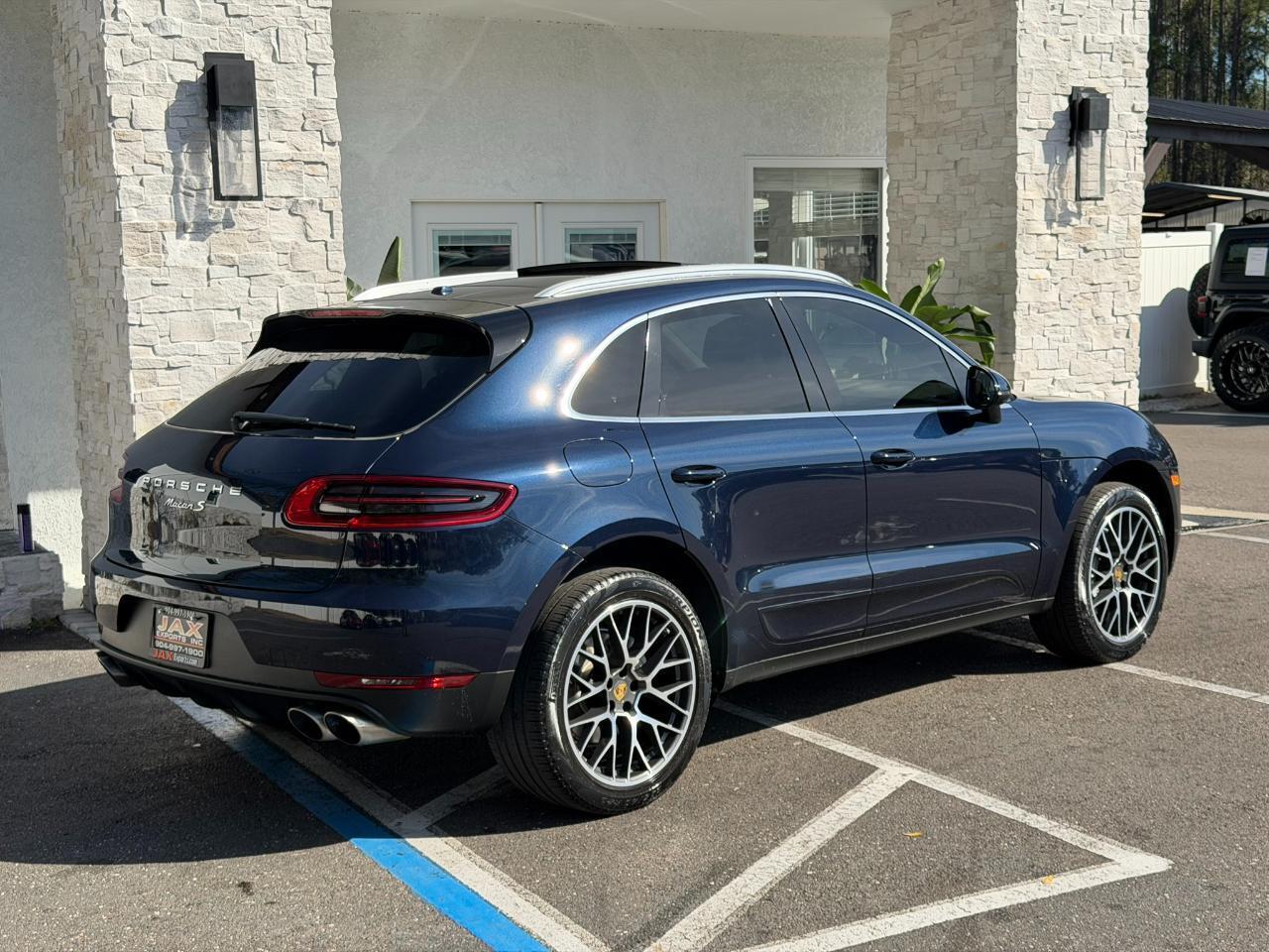Porsche Macan - Thumbnail 17