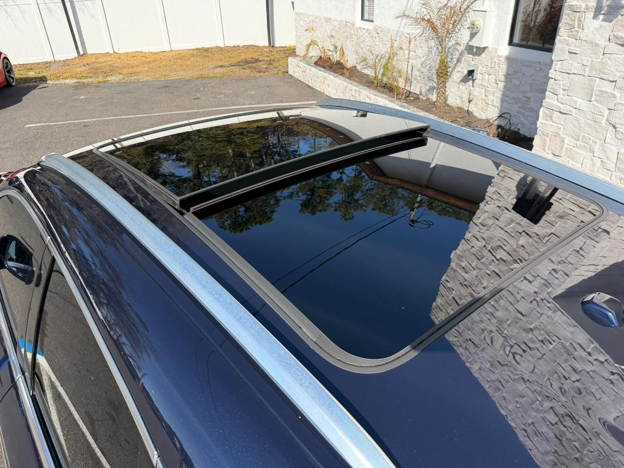 Porsche Macan - Thumbnail 16