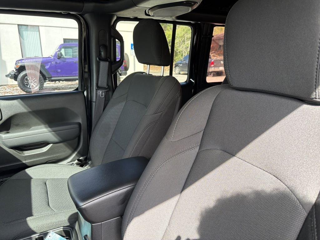 Jeep Wrangler Sport S - Thumbnail 13