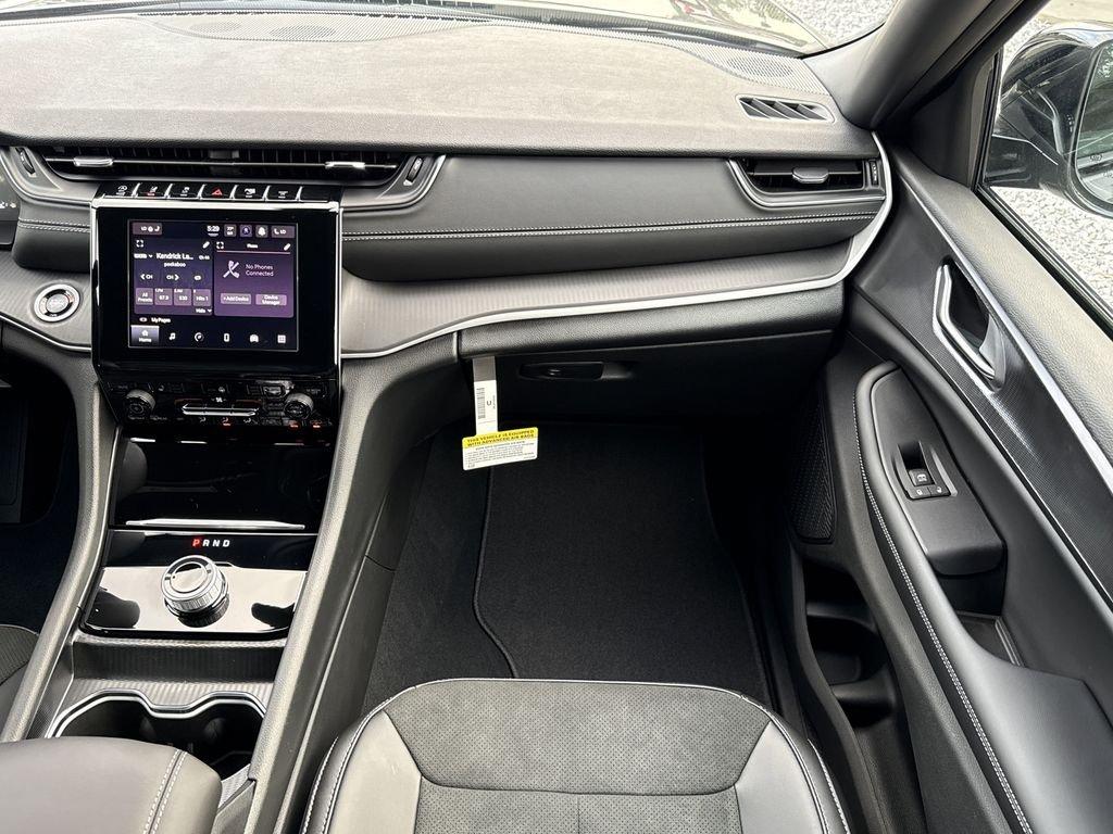 Jeep Grand Cherokee - Thumbnail 18