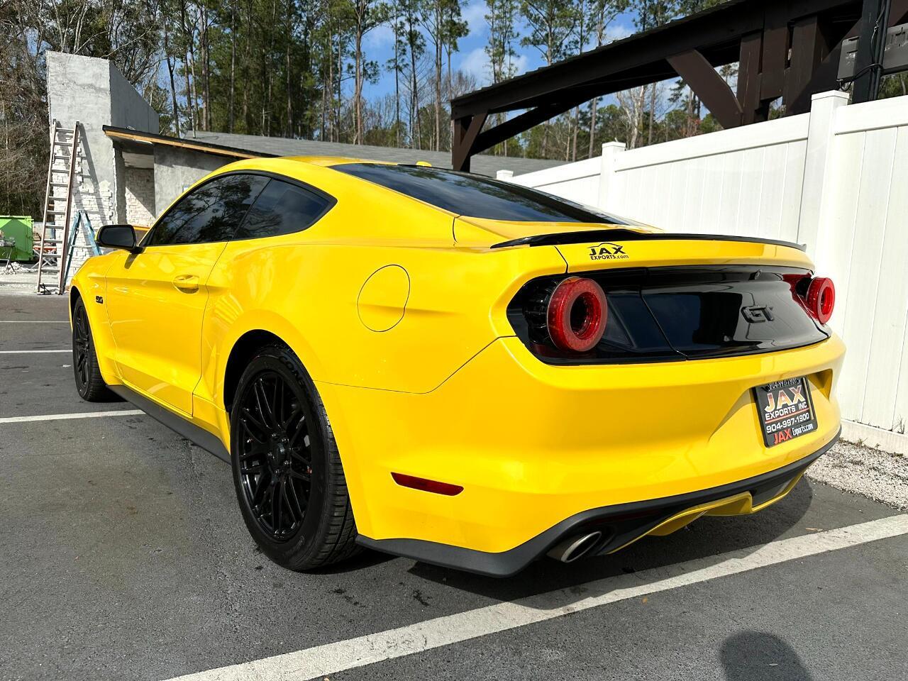 Ford Mustang - Thumbnail 4