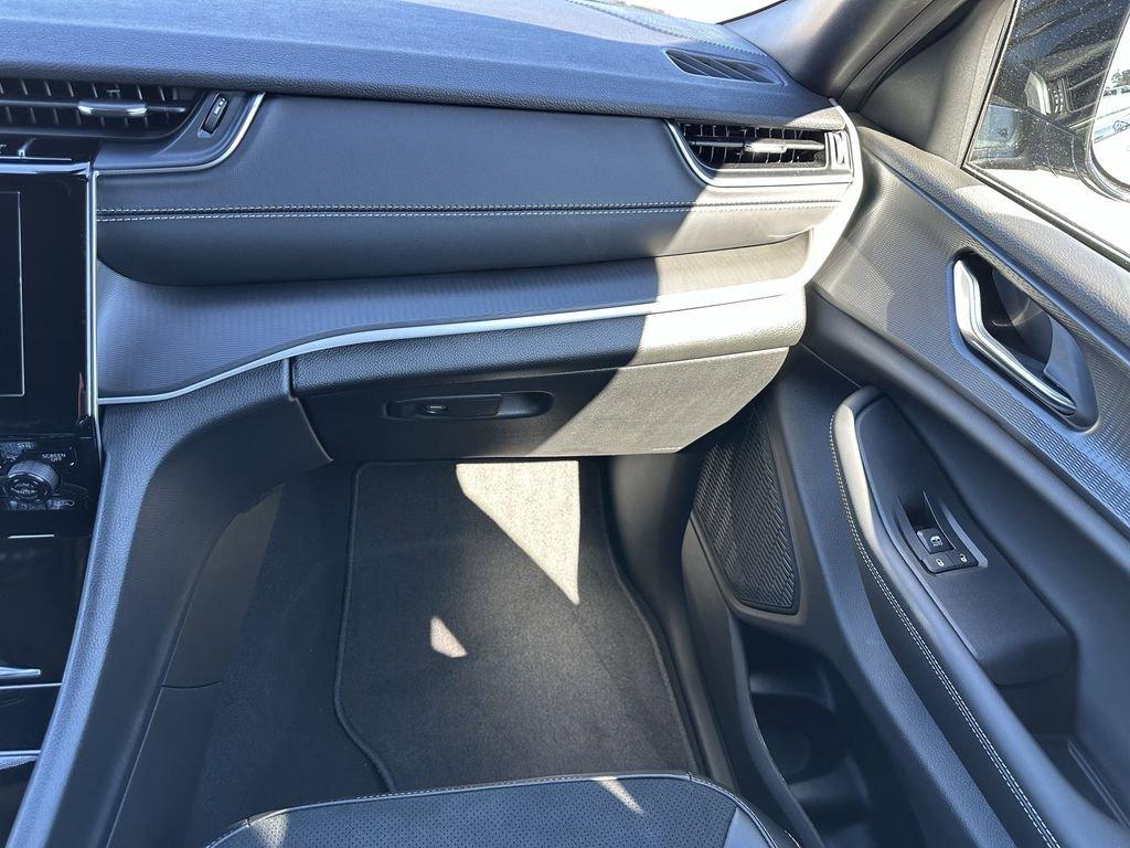 Jeep Grand Cherokee - Thumbnail 17