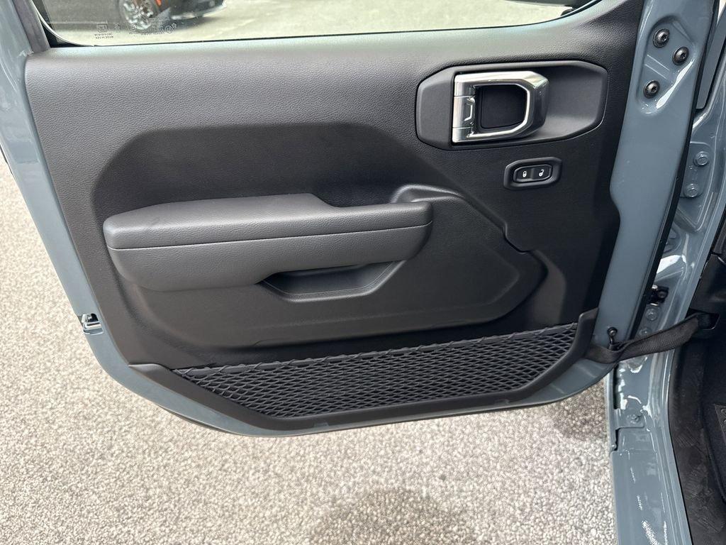 Jeep Wrangler Sport - Thumbnail 18