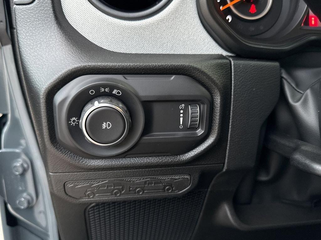 Jeep Wrangler Sport - Thumbnail 19