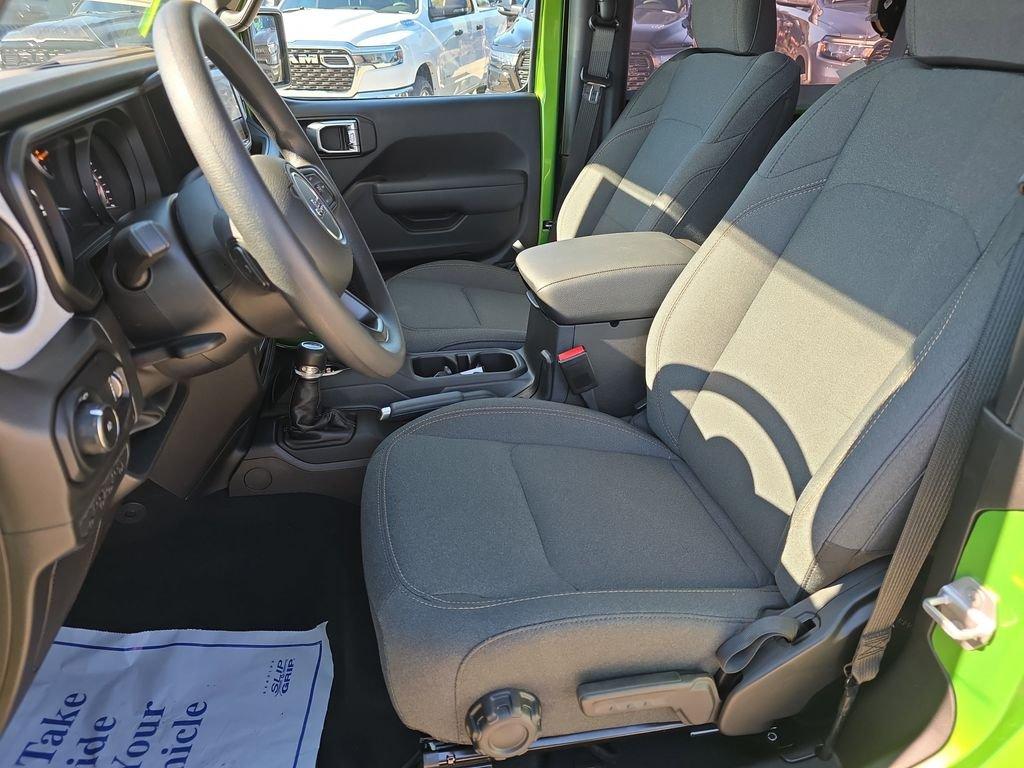 Jeep Wrangler Sport - Thumbnail 13