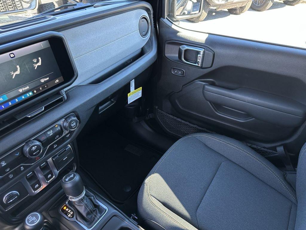 Jeep Wrangler Sport - Thumbnail 15