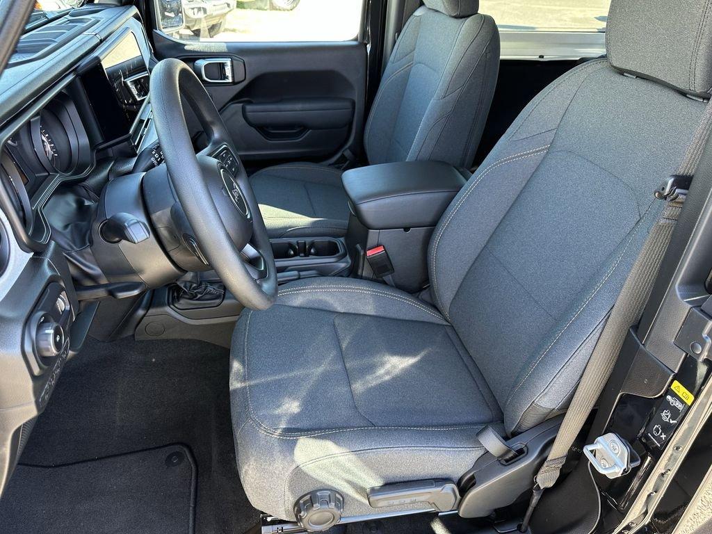 Jeep Wrangler Sport - Thumbnail 10