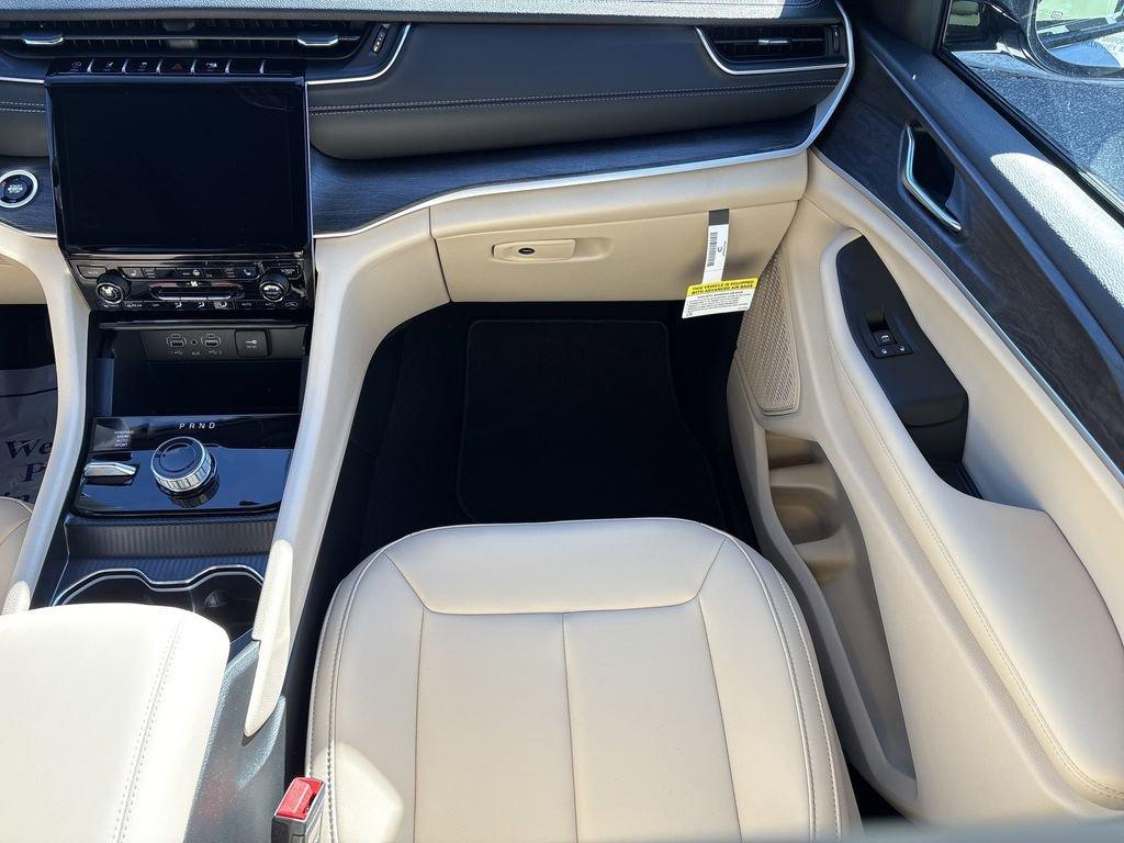 Jeep Grand Cherokee Limited - Thumbnail 20