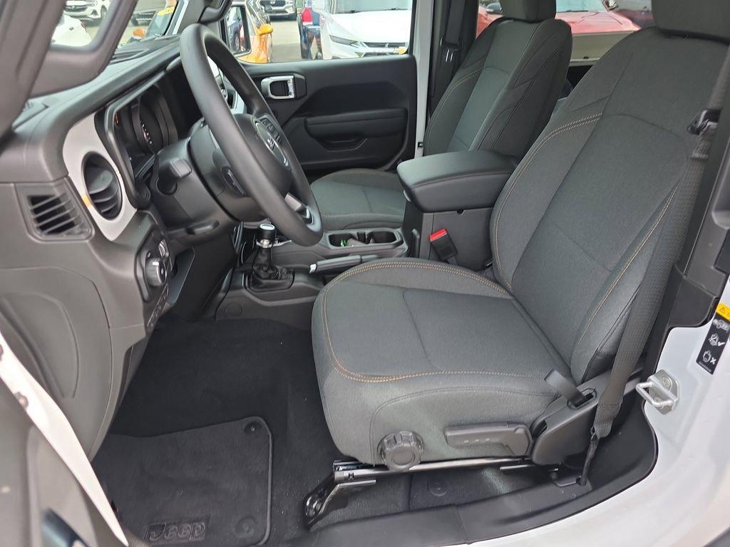 Jeep Wrangler Sport - Thumbnail 13