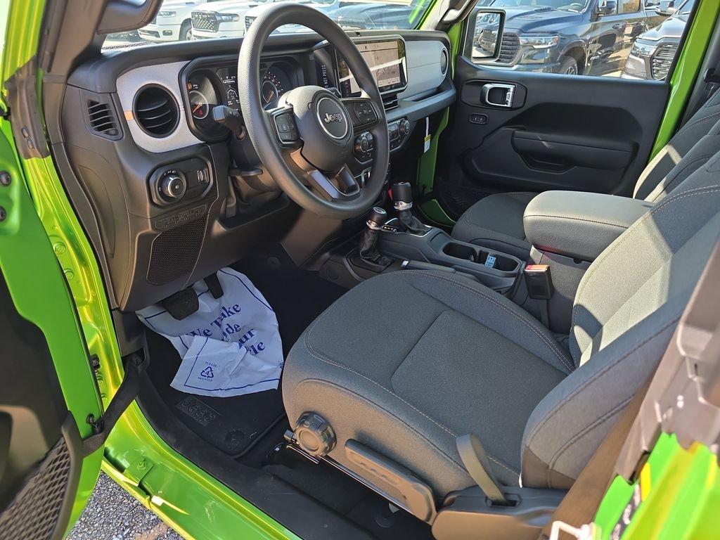 Jeep Wrangler Sport - Thumbnail 12