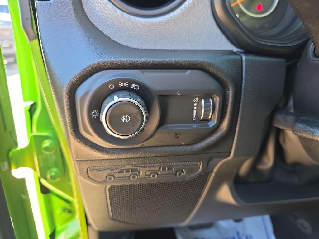 Jeep Wrangler Sport - Thumbnail 19