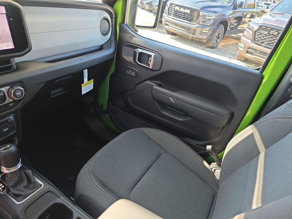 Jeep Wrangler Sport - Thumbnail 17