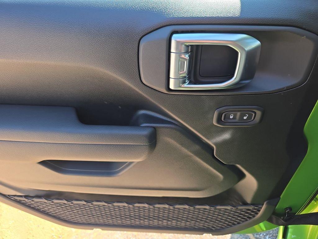 Jeep Wrangler Sport - Thumbnail 18