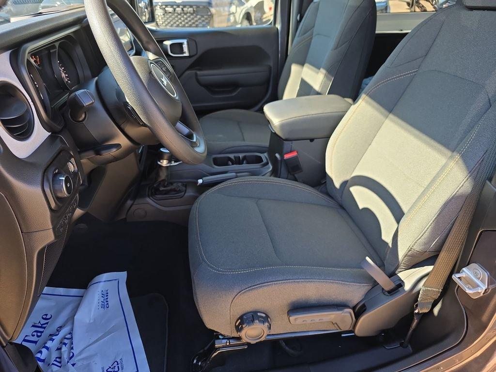 Jeep Wrangler Sport - Thumbnail 13