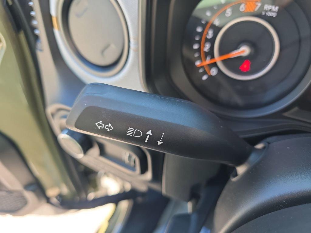 Jeep Wrangler Sport - Thumbnail 20