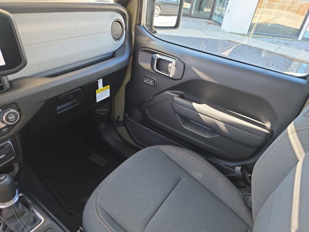 Jeep Wrangler Sport - Thumbnail 17