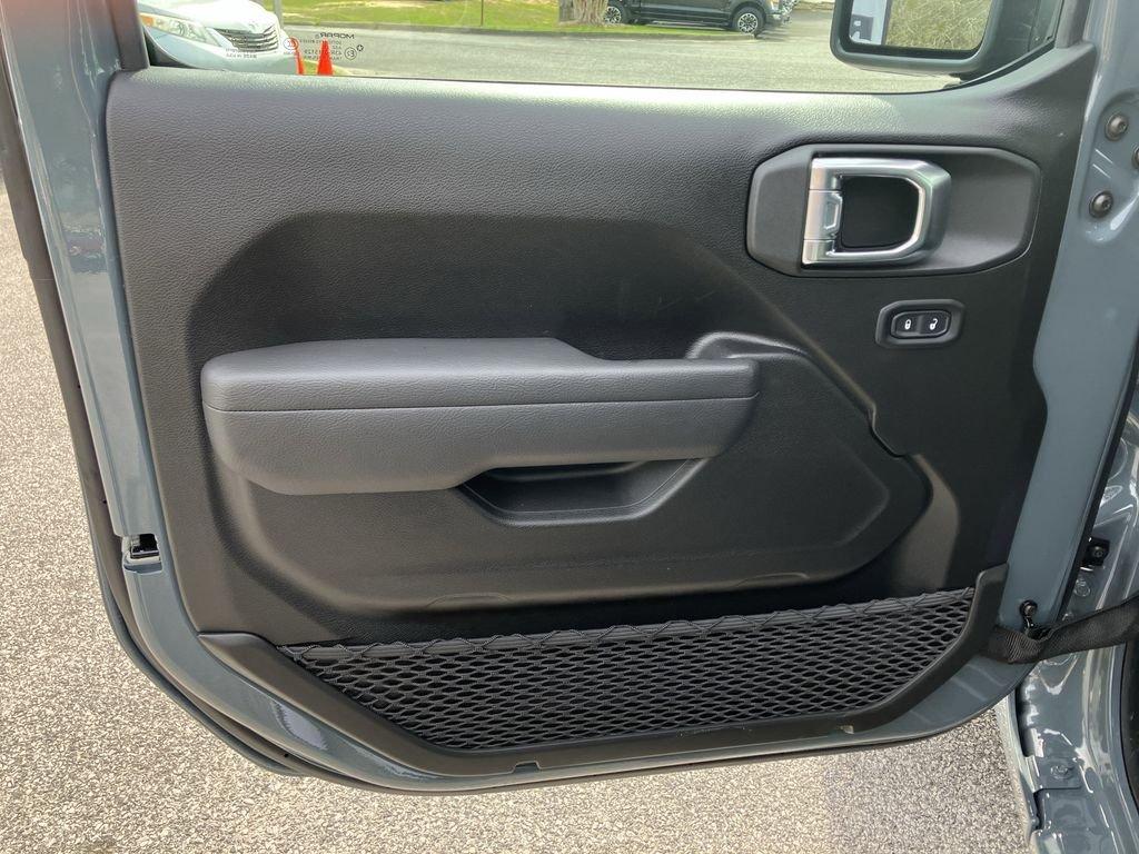 Jeep Wrangler Sport - Thumbnail 18