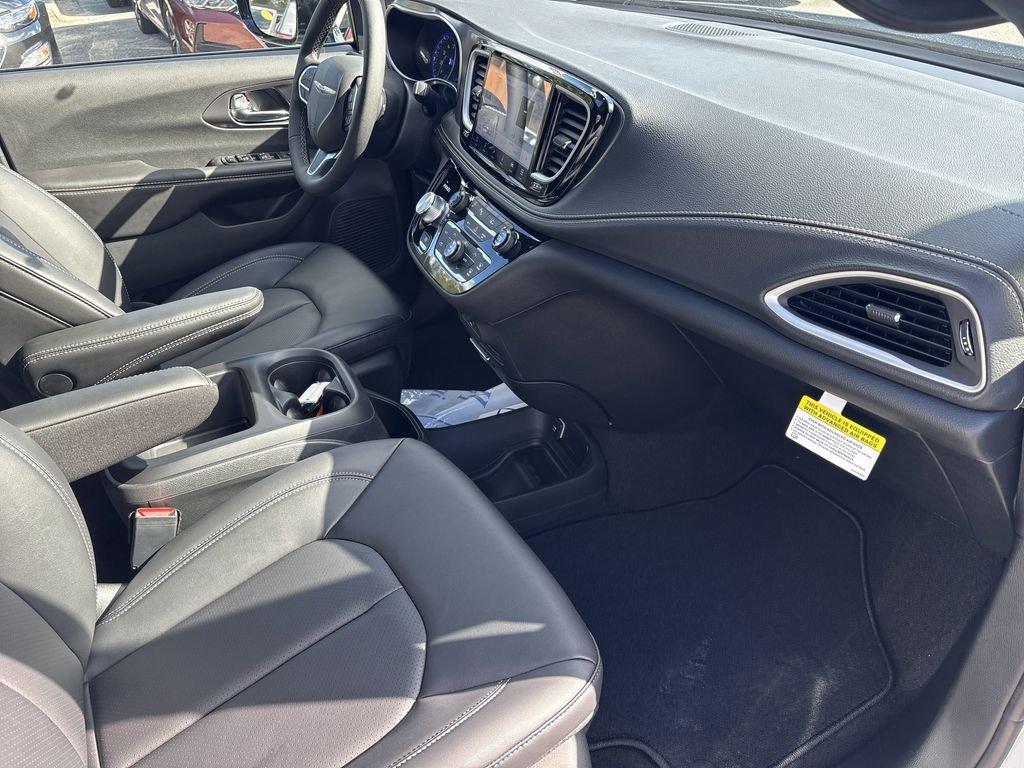 Chrysler Pacifica Select - Thumbnail 17