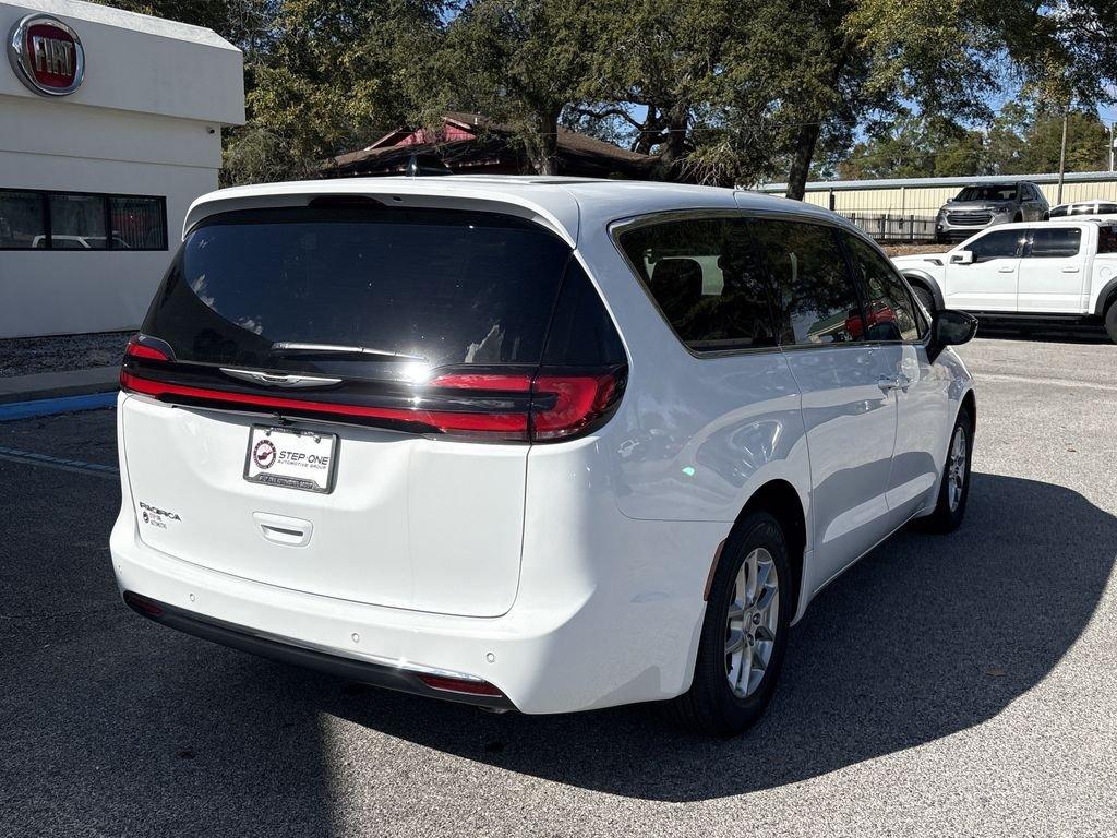 Chrysler Pacifica Select - Thumbnail 6