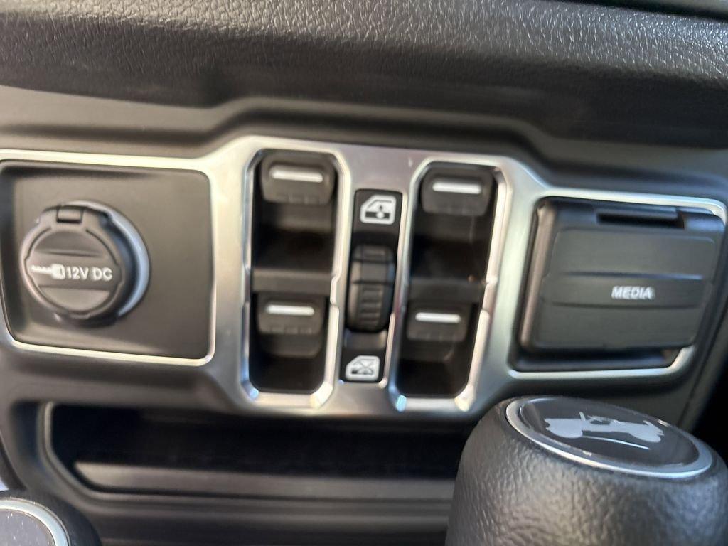 Jeep Wrangler Sport - Thumbnail 15