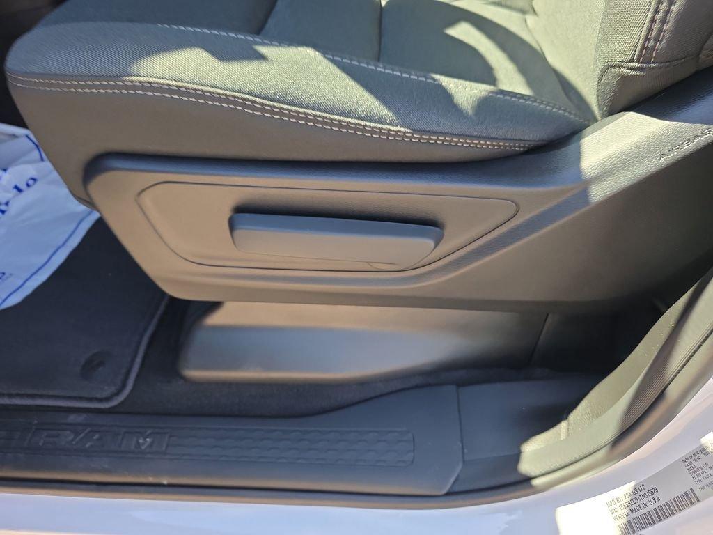 Ram 1500 Express - Thumbnail 14