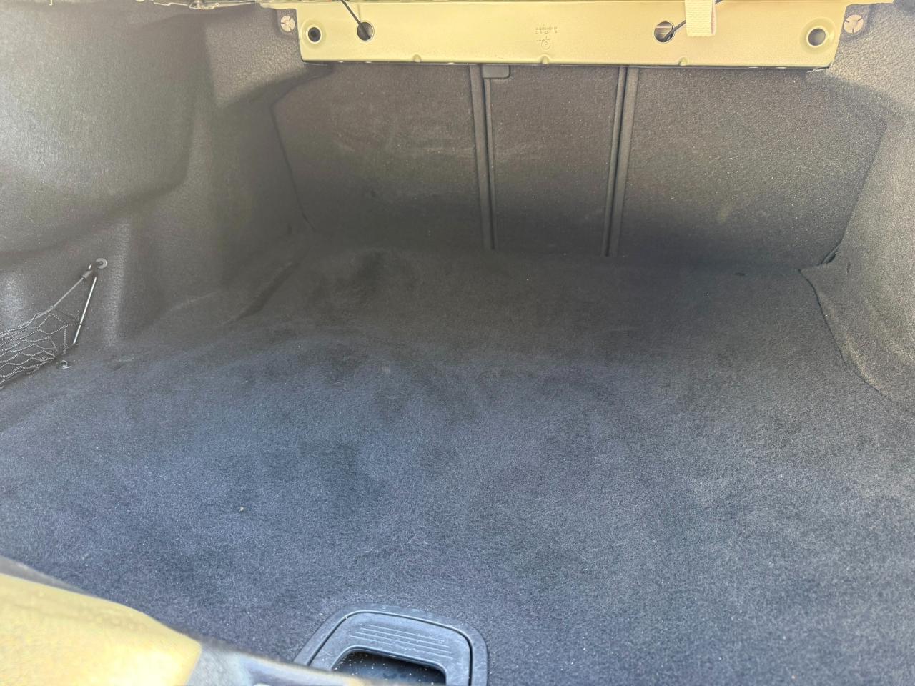 Mercedes-Benz E-Class - Thumbnail 19