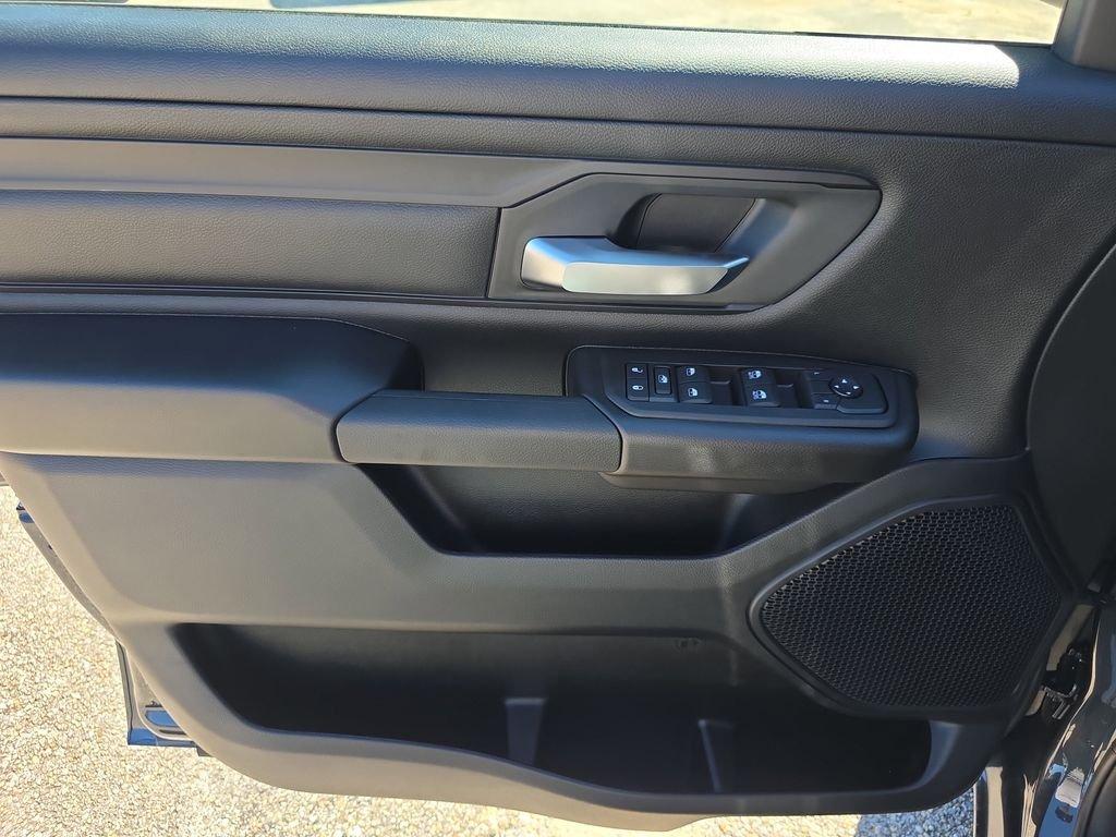 Ram 1500 Express - Thumbnail 19