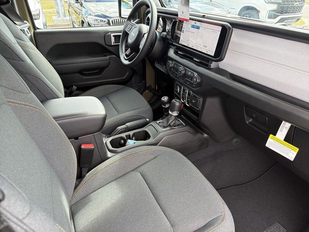 Jeep Gladiator Sport - Thumbnail 16