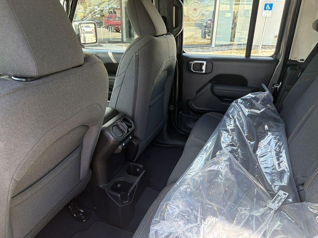 Jeep Gladiator Sport - Thumbnail 15