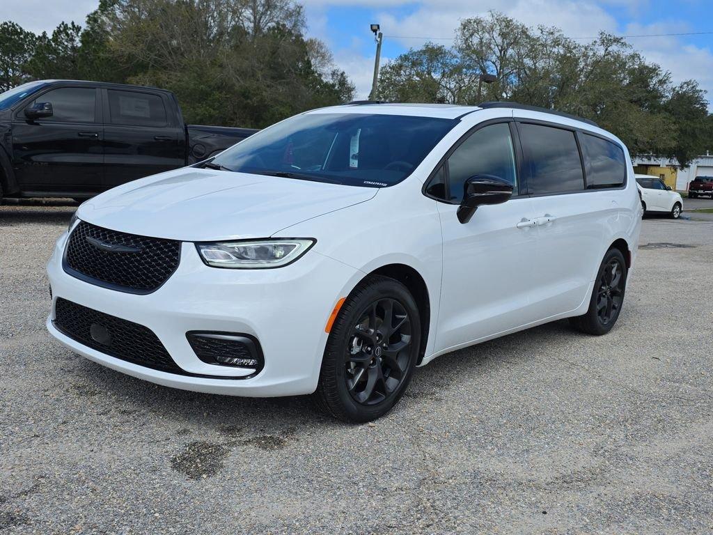 Chrysler Pacifica Limited - Thumbnail 10