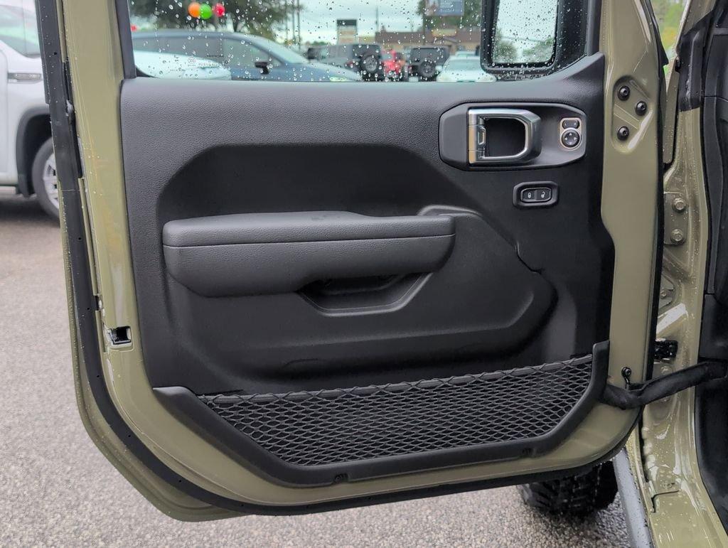 Jeep Wrangler Willys - Thumbnail 12