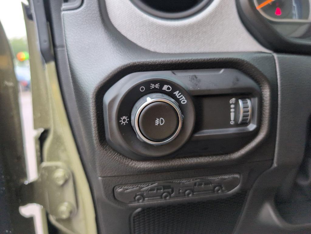 Jeep Wrangler Willys - Thumbnail 15