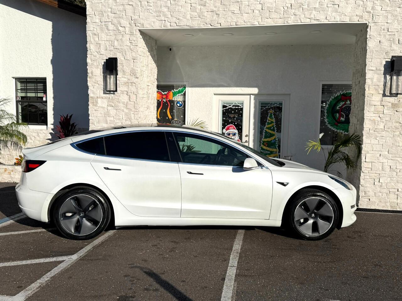 Tesla Model 3 - Thumbnail 16