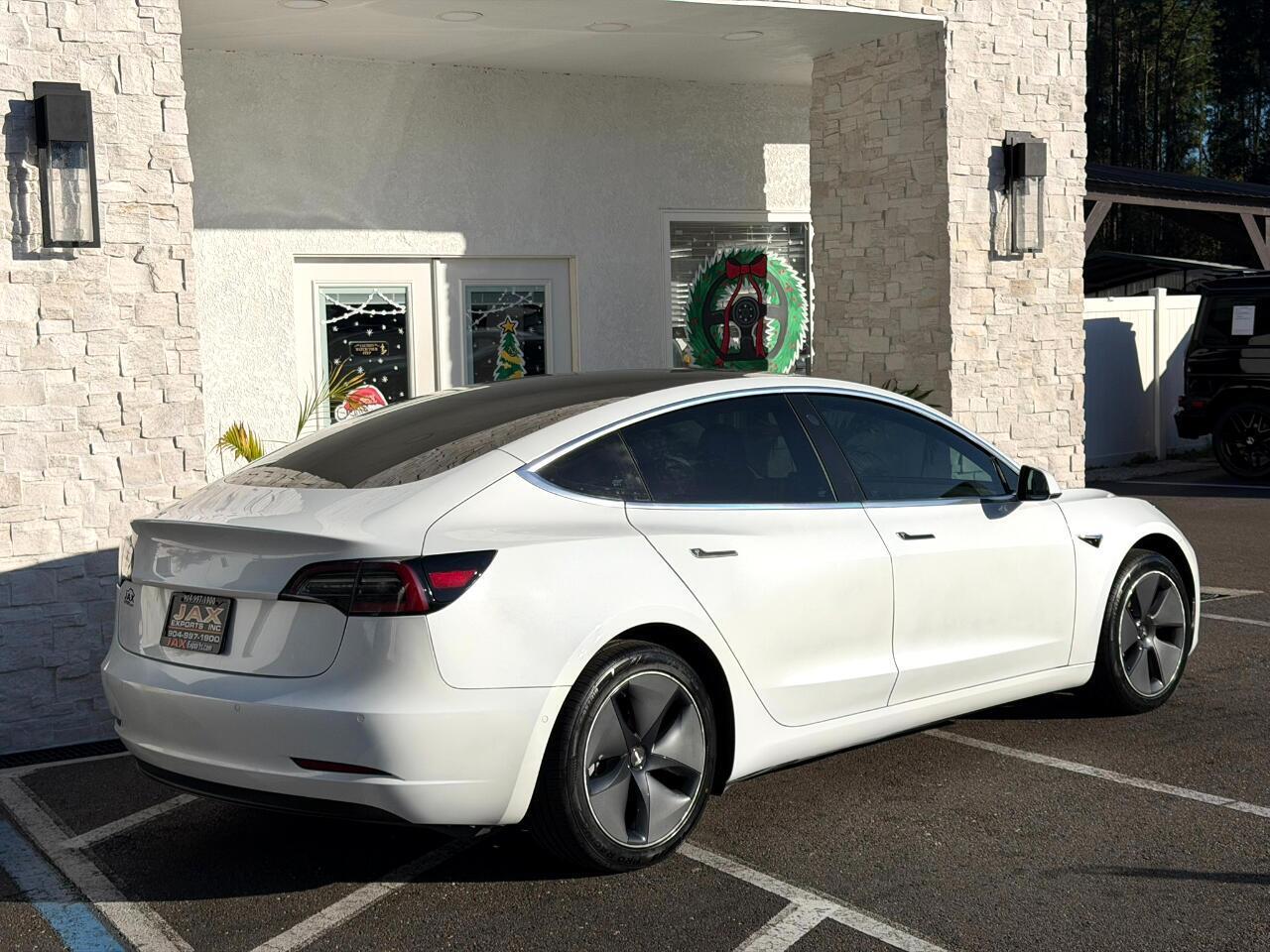 Tesla Model 3 - Thumbnail 14