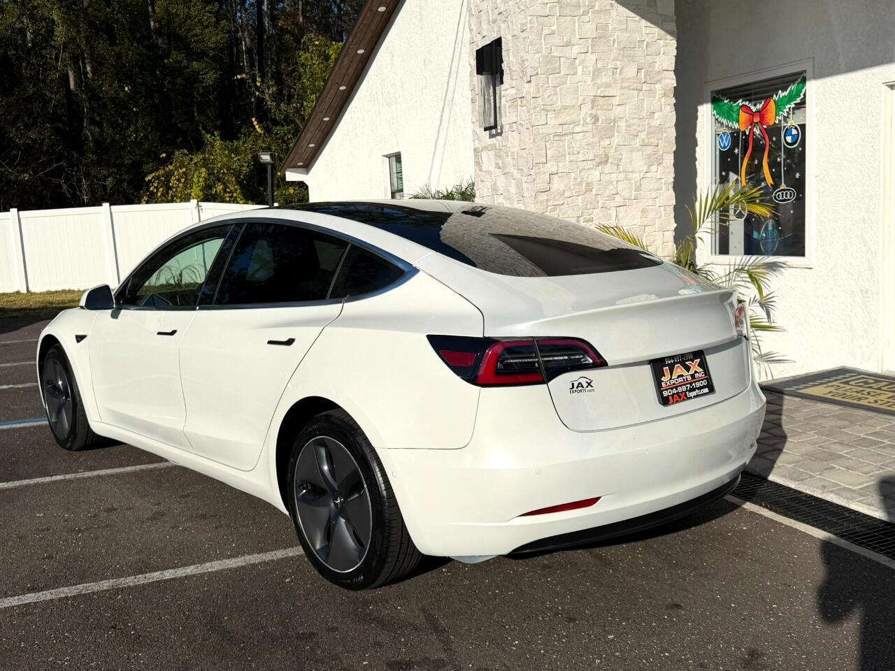 Tesla Model 3 - Thumbnail 9