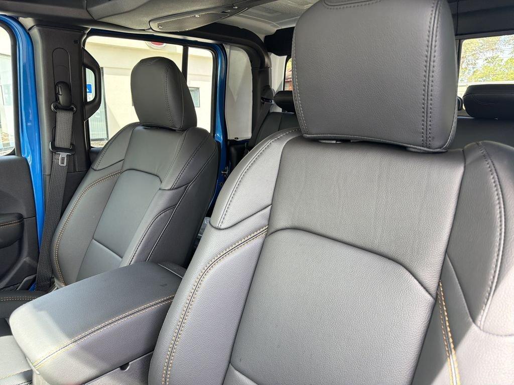 Jeep Gladiator Sahara - Thumbnail 13