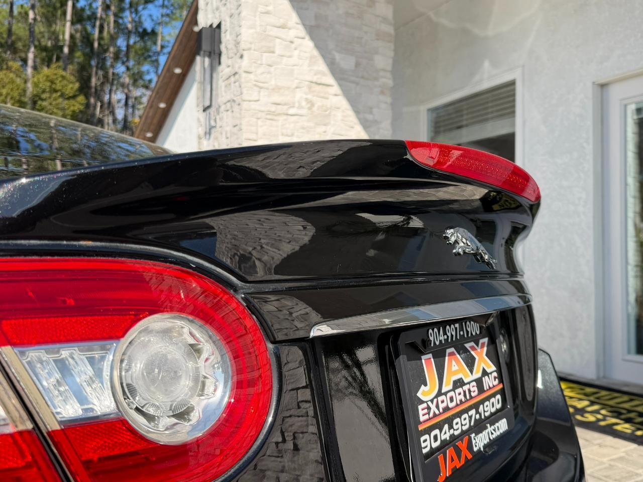 Jaguar XK - Thumbnail 17