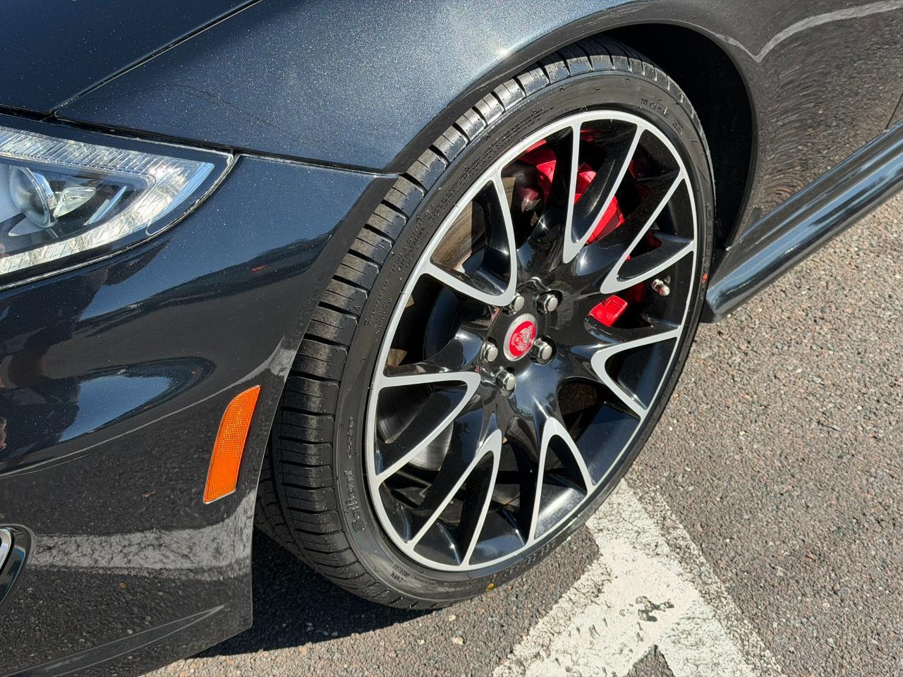 Jaguar XK - Thumbnail 7