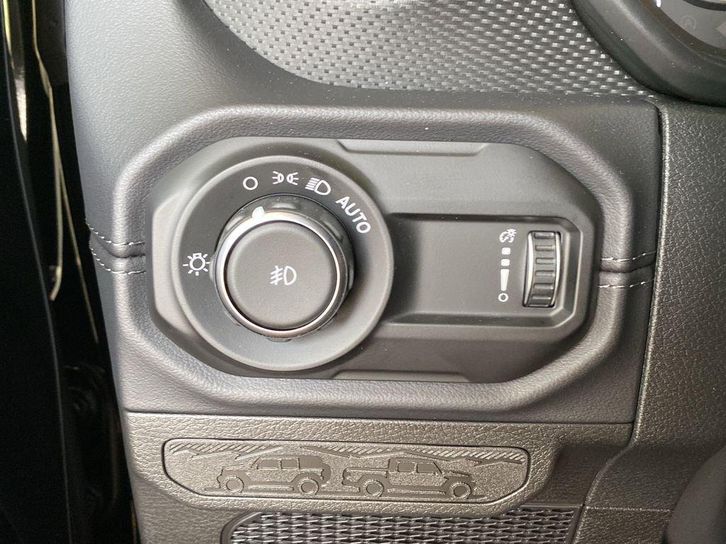 Jeep Wrangler Rubicon - Thumbnail 18