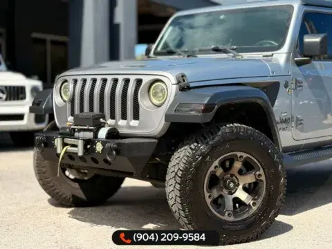 Jeep Wrangler Unlimited Sport S - Thumbnail 3