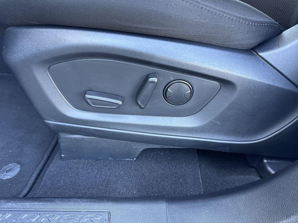 Ford Explorer Xlt Rwd 4D Sport Utility - Thumbnail 14